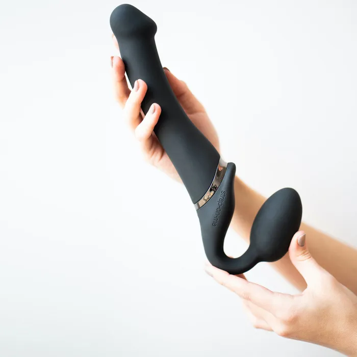 Female Sex Toys STRAP ON ME Strap On Me Strapless Bendable Remote Vibrating Strap On Medium Black